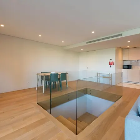 アパート Lovelystay - Primrose 2br Flat With Free Parking, Ac And Balcony ポルト
