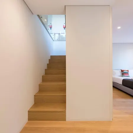 アパート Lovelystay - Primrose 2br Flat With Free Parking, Ac And Balcony ポルト