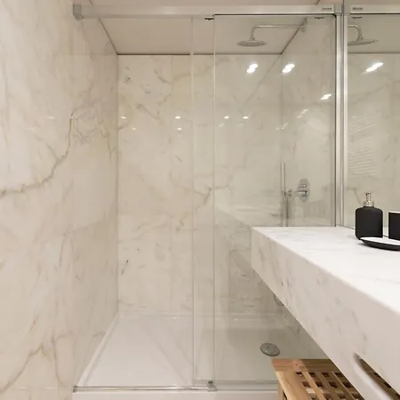 アパート Lovelystay - Primrose 2br Flat With Free Parking, Ac And Balcony *